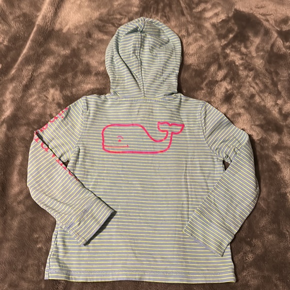 Vineyard vines hooded long sleeve T-shirt size 2t - Picture 3 of 3